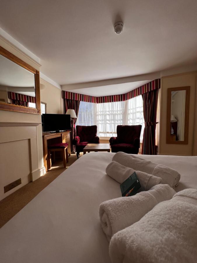 The Royal Lion Hotel 라임레지스 외부 사진