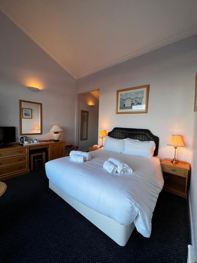 The Royal Lion Hotel 라임레지스 외부 사진