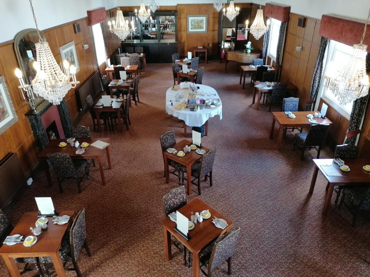 The Royal Lion Hotel 라임레지스 외부 사진
