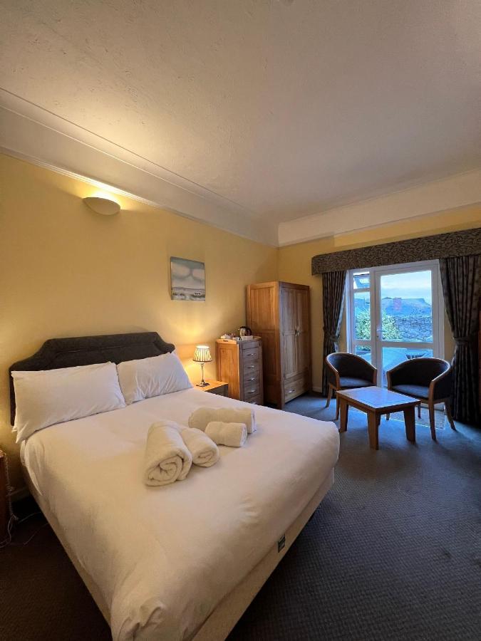 The Royal Lion Hotel 라임레지스 외부 사진