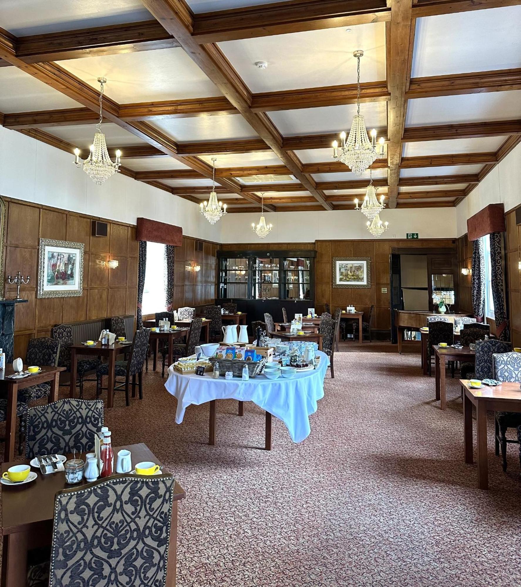 The Royal Lion Hotel 라임레지스 외부 사진