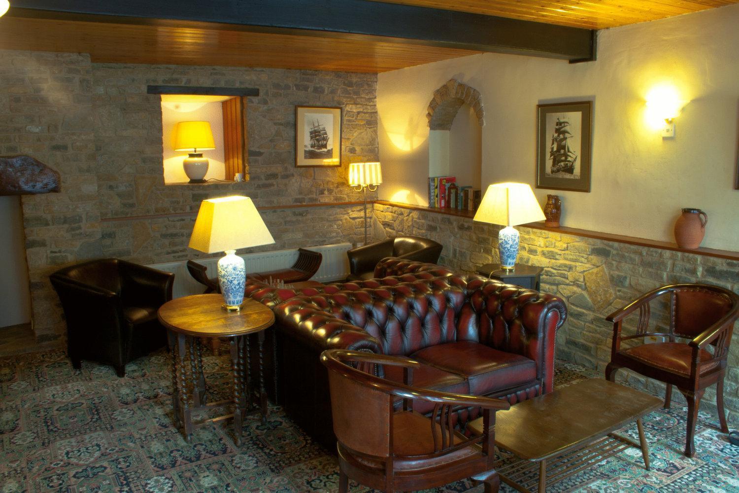 The Royal Lion Hotel 라임레지스 외부 사진