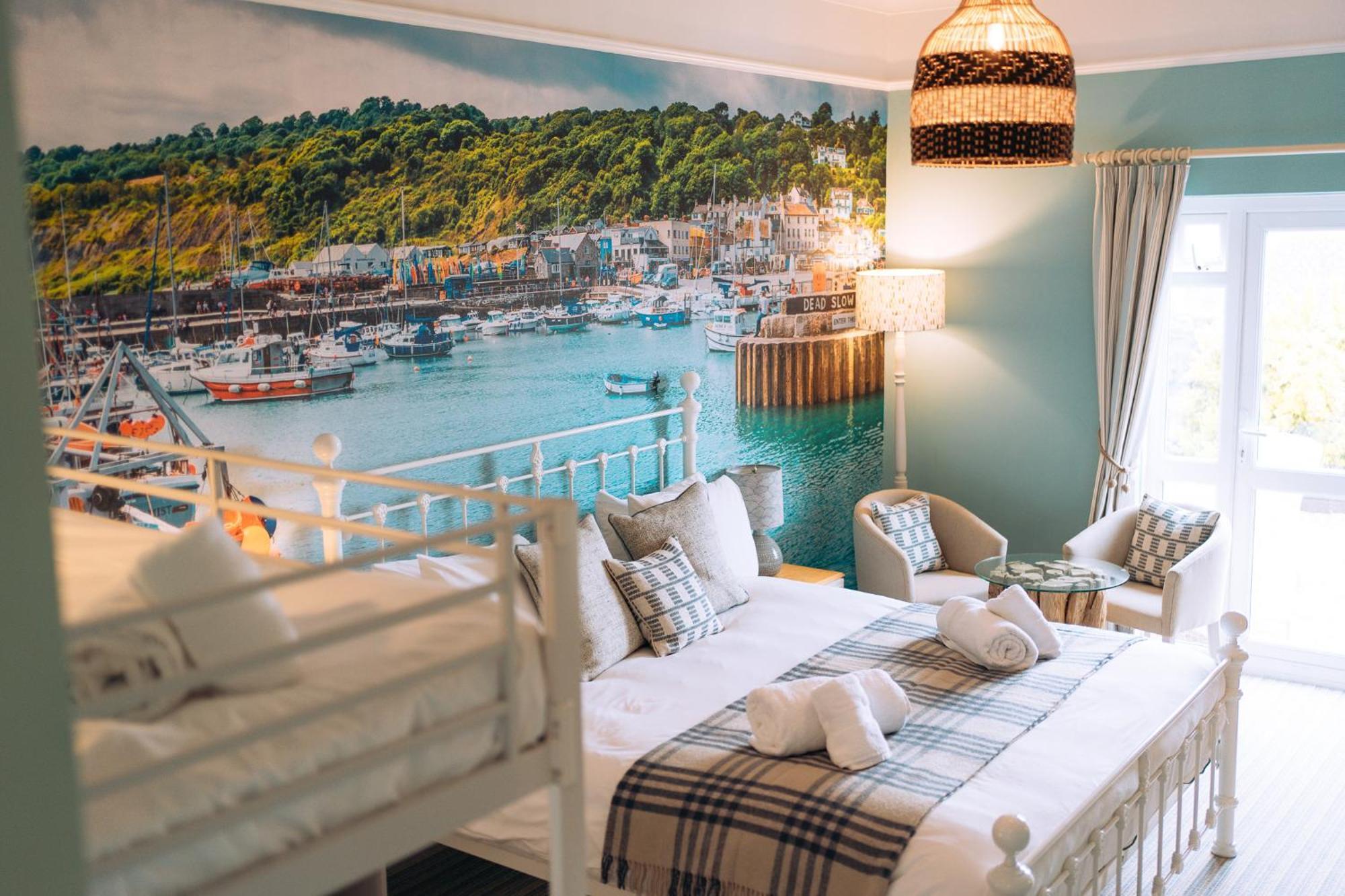 The Royal Lion Hotel 라임레지스 외부 사진