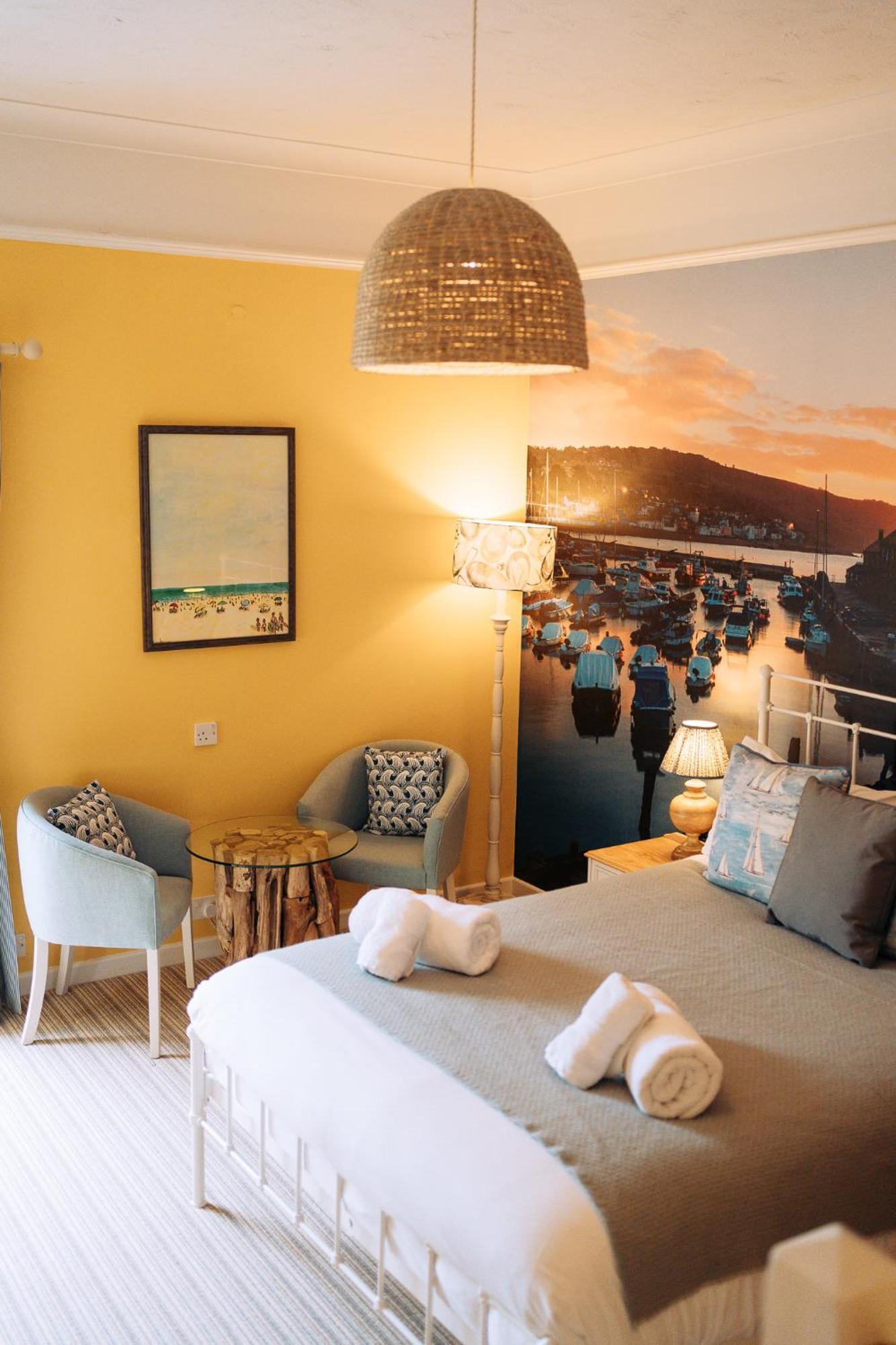 The Royal Lion Hotel 라임레지스 외부 사진