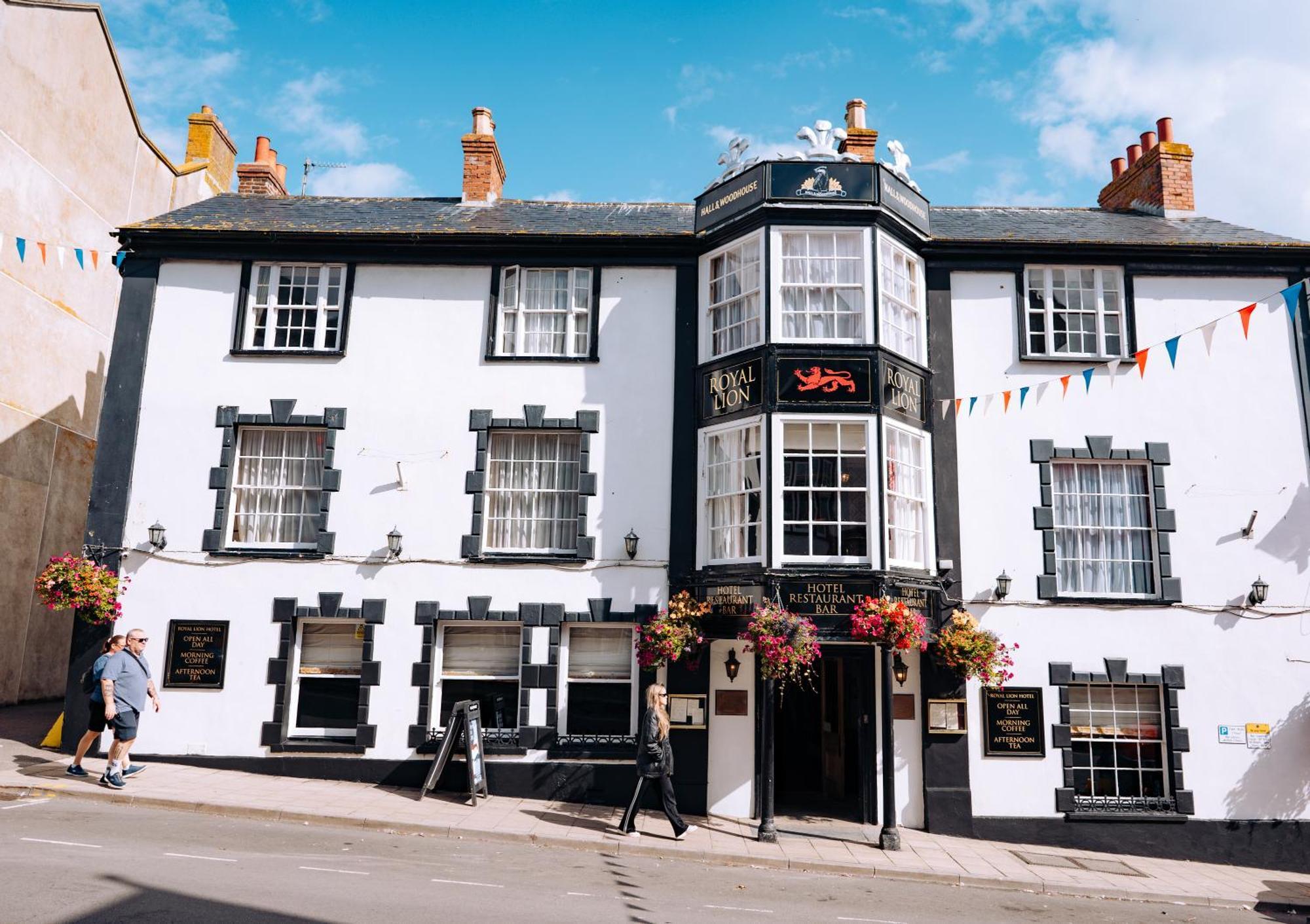 The Royal Lion Hotel 라임레지스 외부 사진