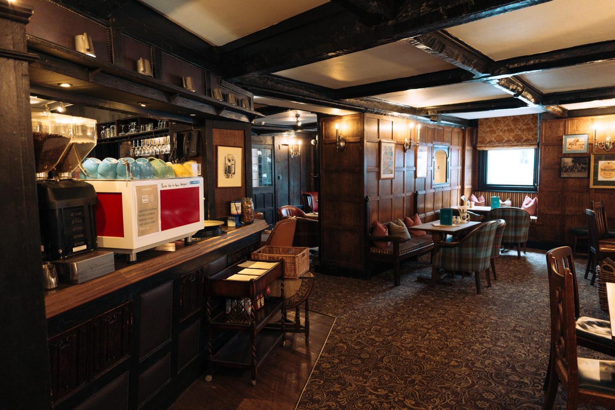 The Royal Lion Hotel 라임레지스 외부 사진